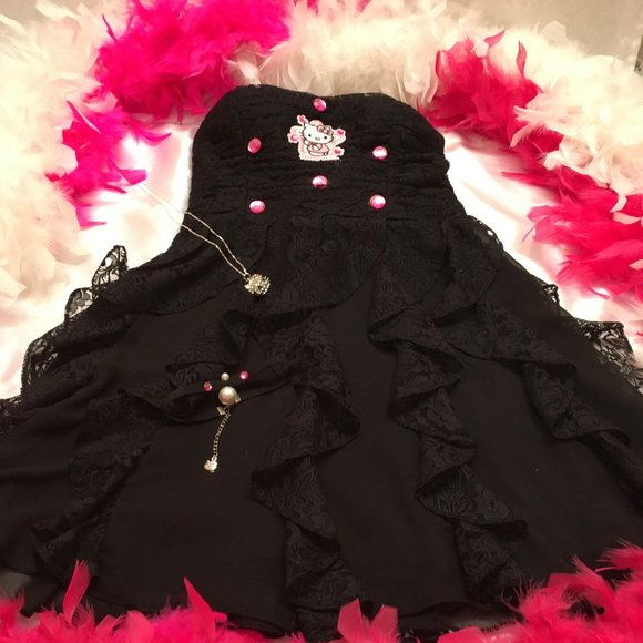 hello kitty Dresses & Skirts - LITTLE BLACK DRESS !! hello kitty/with matching choker